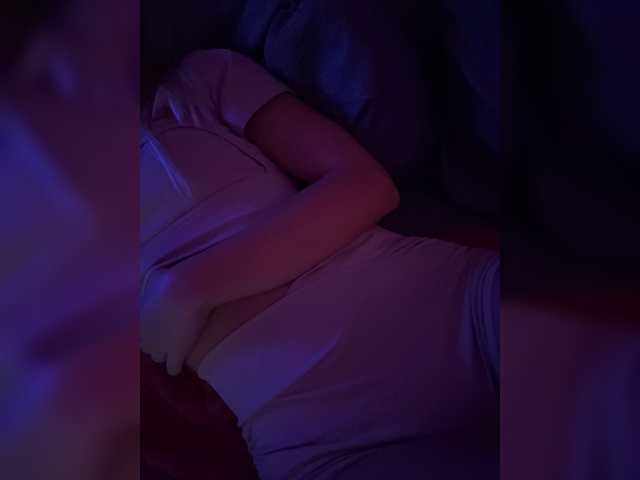 Nestyzz live cam on BongaCams
