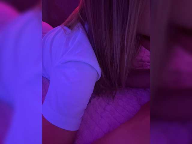Nestyzz live cam on BongaCams