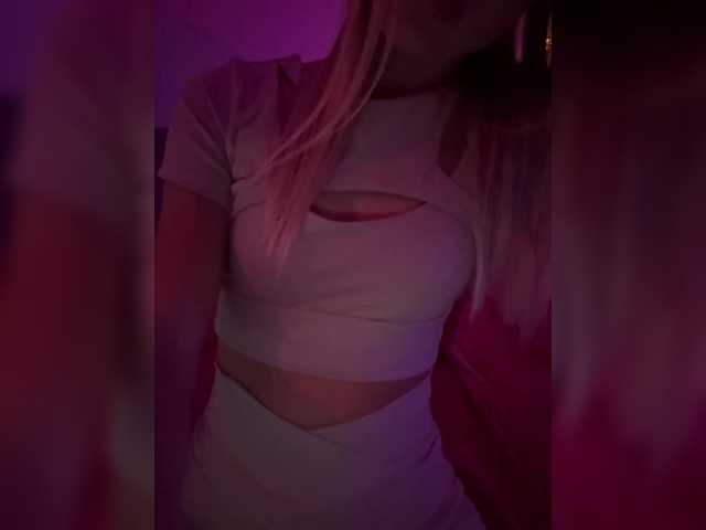 Nestyzz live cam on BongaCams