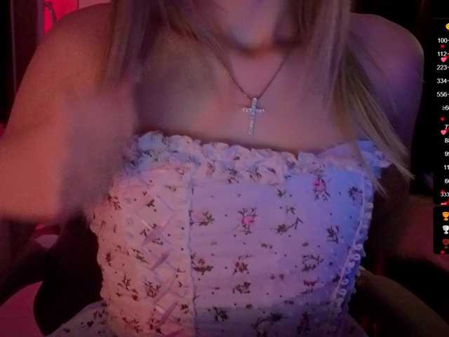 Nestyzz live cam on BongaCams