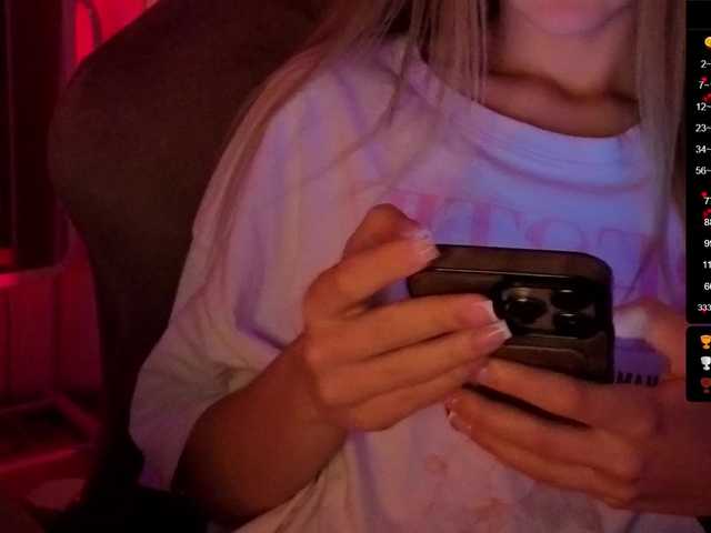 Nestyzz live cam on BongaCams