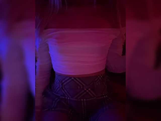 Nestyzz live cam on BongaCams