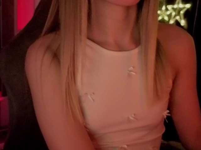 Nestyzz live cam on BongaCams