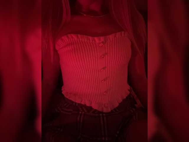 Nestyzz live cam on BongaCams