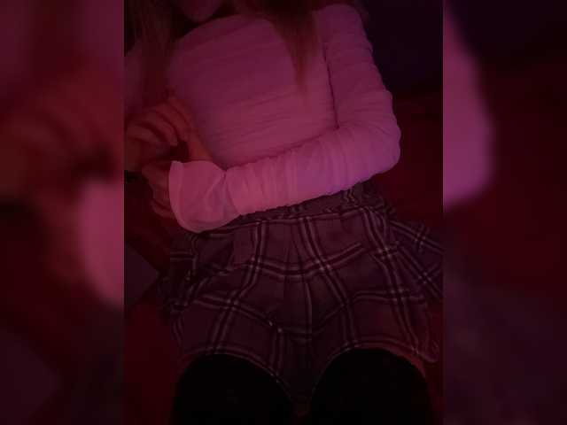 Nestyzz live cam on BongaCams