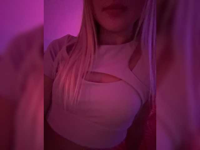Nestyzz live cam on BongaCams