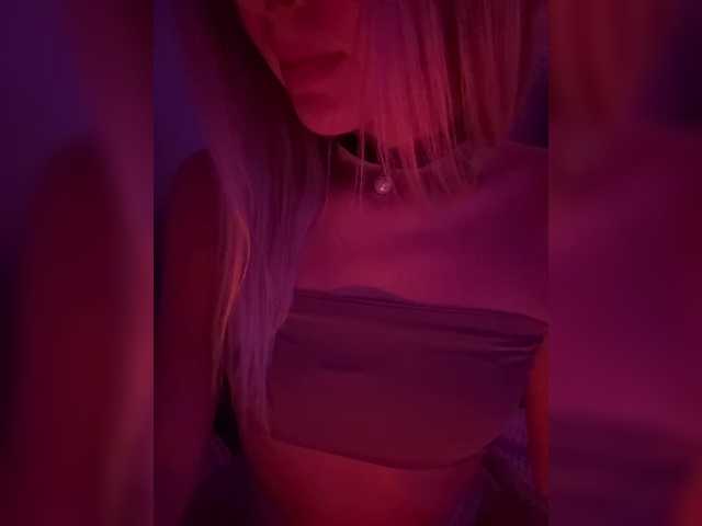 Nestyzz live cam on BongaCams