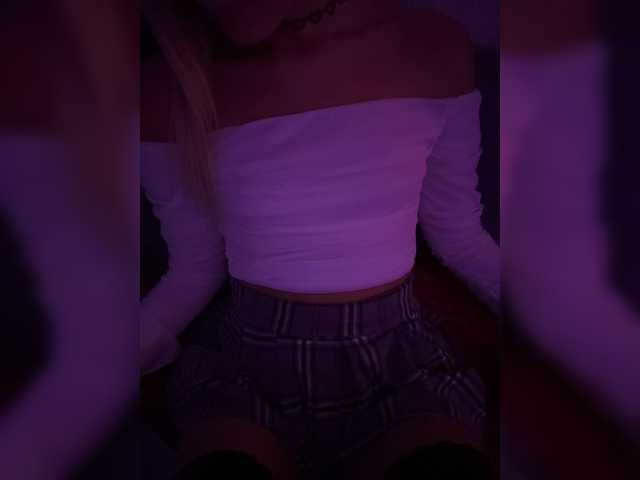 Nestyzz live cam on BongaCams