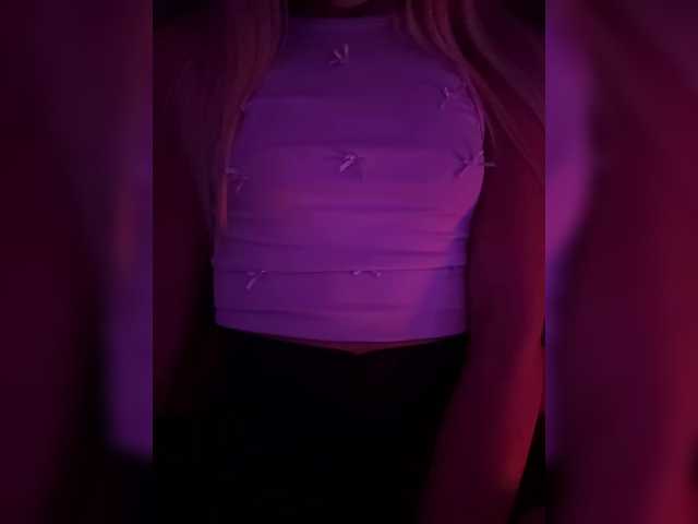 Nestyzz live cam on BongaCams