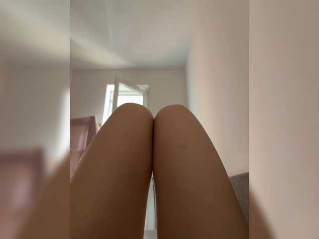 Nestyzz live cam on BongaCams