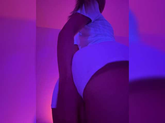 Nestyzz live cam on BongaCams