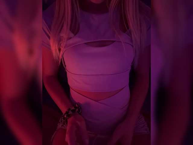 Nestyzz live cam on BongaCams