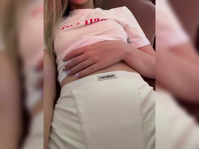Nestyzz live cam on BongaCams