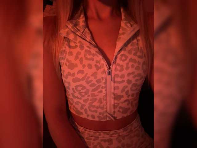 NYXELLE1 live cam on BongaCams