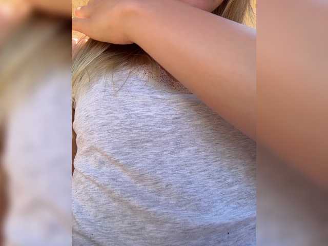 Nestyzz live cam on BongaCams