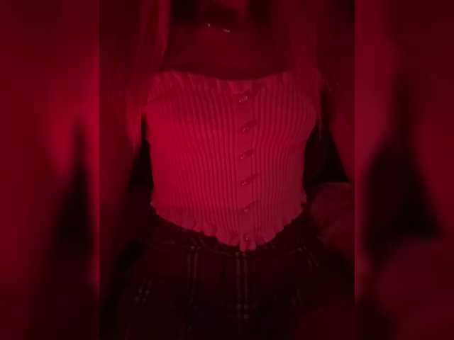 Nestyzz live cam on BongaCams