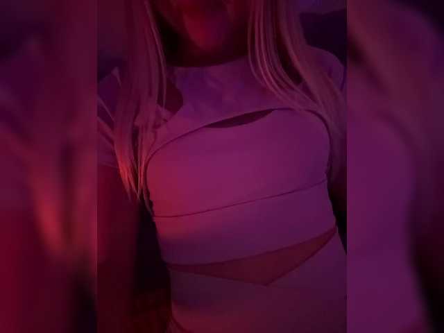 Nestyzz live cam on BongaCams