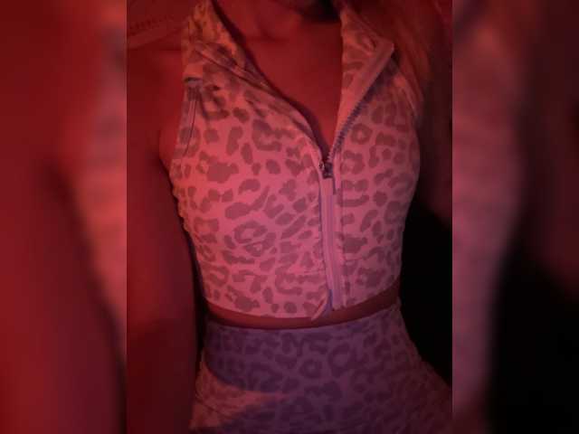 NYXELLE1 live cam on BongaCams