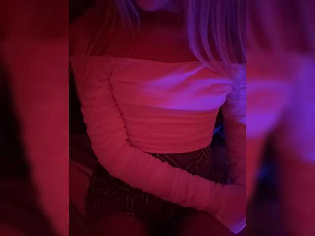 Nestyzz live cam on BongaCams