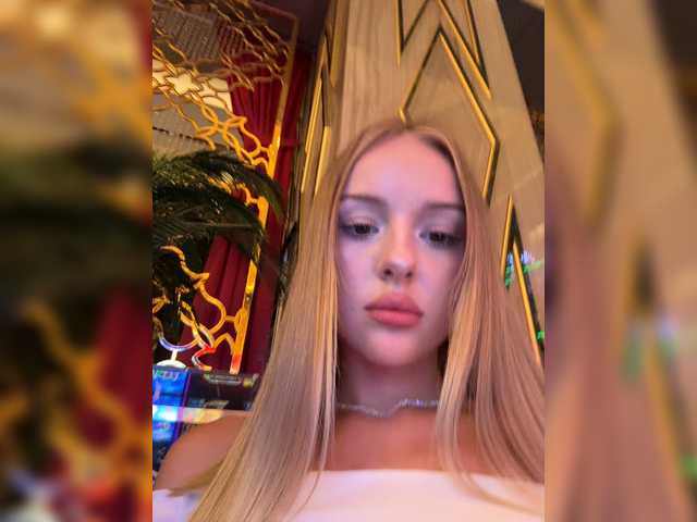 Nestyzz live cam on BongaCams