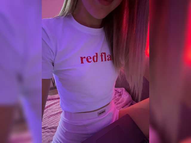 Nestyzz live cam on BongaCams