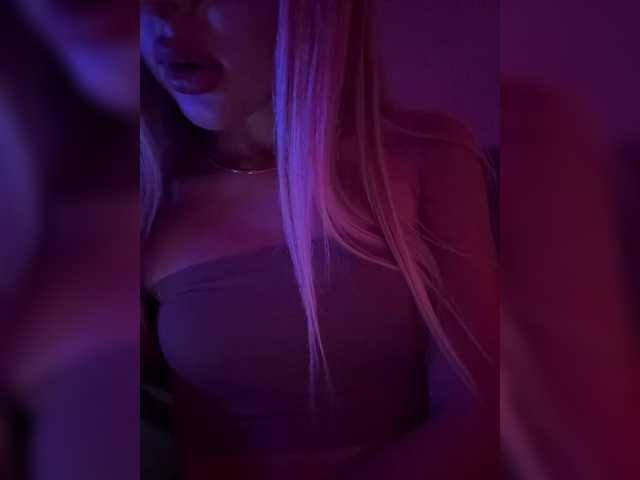 Nestyzz live cam on BongaCams
