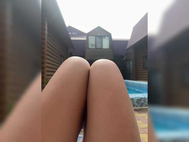 Nestyzz live cam on BongaCams