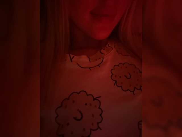 Nestyzz live cam on BongaCams
