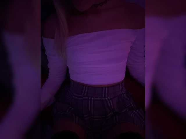 Nestyzz live cam on BongaCams