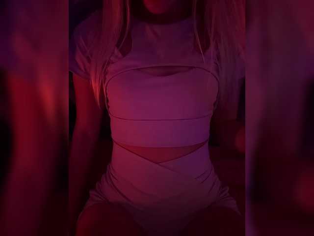Nestyzz live cam on BongaCams
