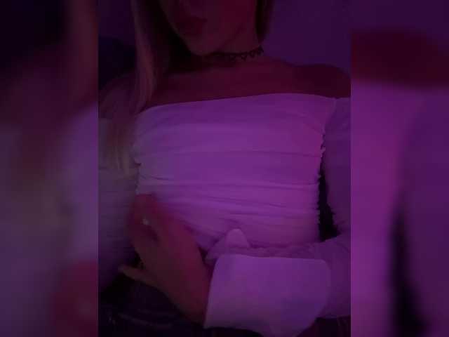 Nestyzz live cam on BongaCams