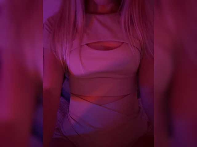 NYXELLE1 live cam on BongaCams