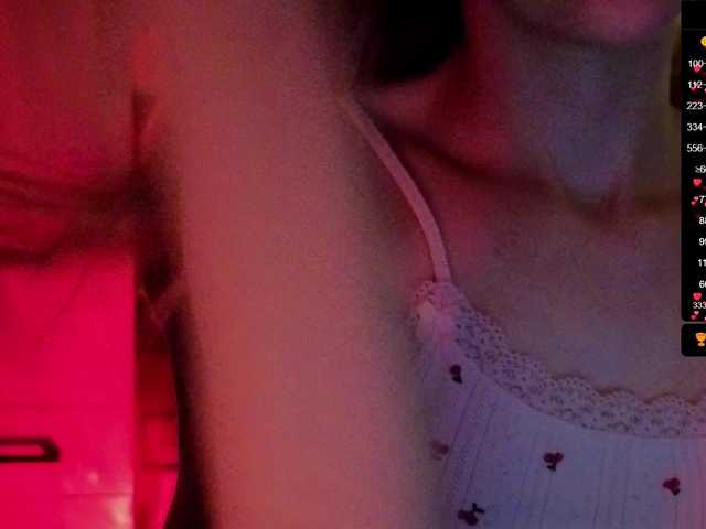Nestyzz live cam on BongaCams
