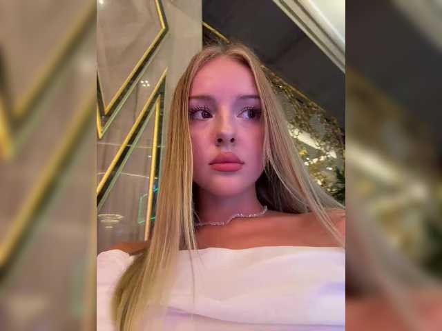 Nestyzz live cam on BongaCams