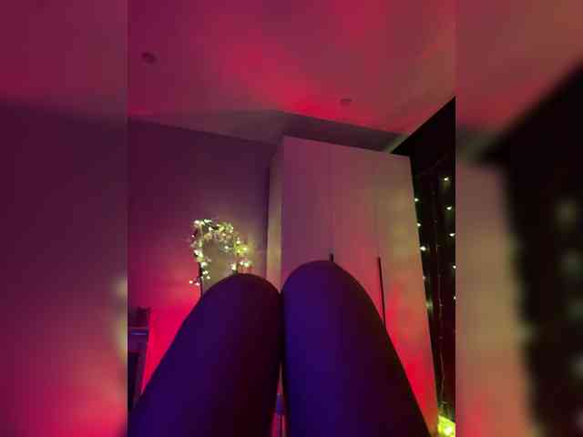 Nestyzz's cam show statistics and live stream
