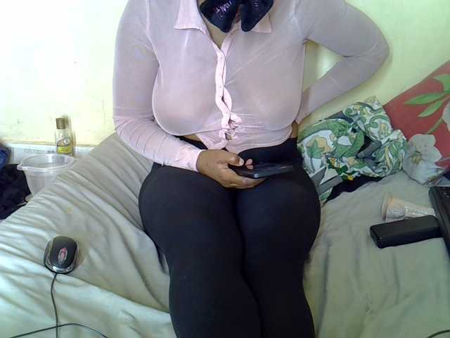 Queenlacey live cam on BongaCams