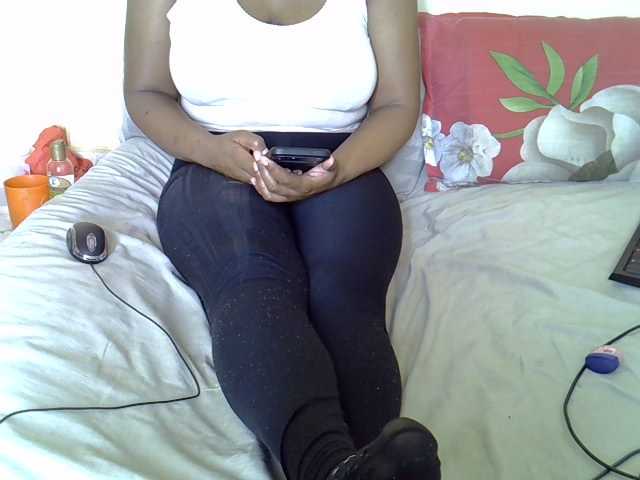 Queenlacey live cam on BongaCams