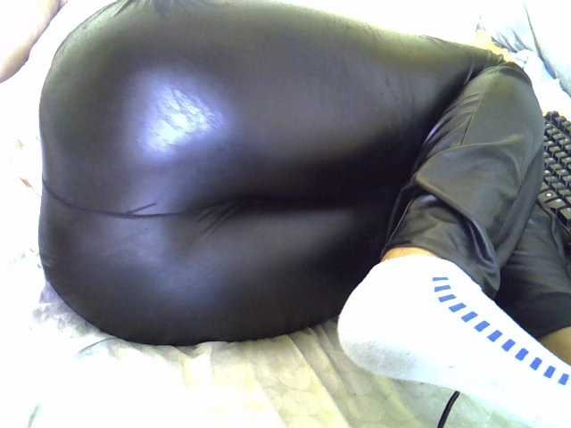 Queenlacey, live now on BongaCams