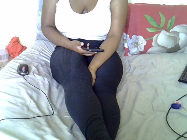 Queenlacey live cam on BongaCams