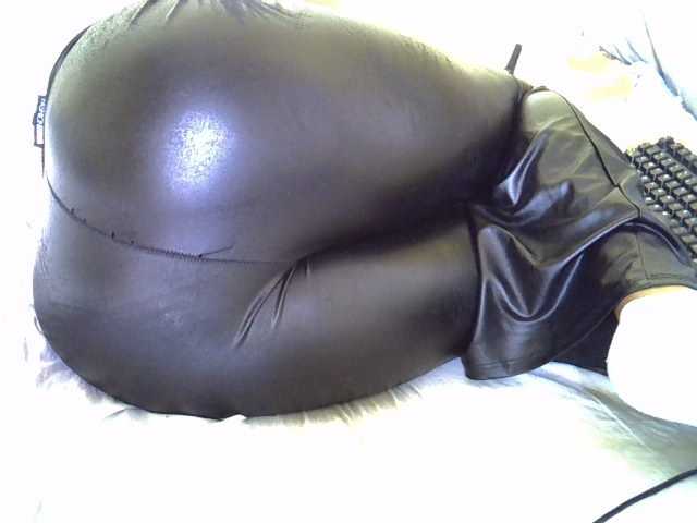 Queenlacey, live now on BongaCams