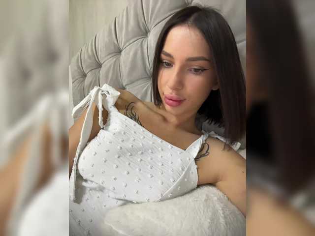 BabyDarii's BongaCams show and profile