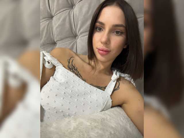 BabyDarii live cam on BongaCams