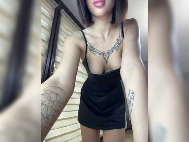 BabyDarii live webcam show
