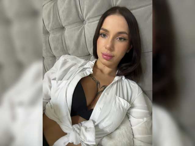 BabyDarii live cam on BongaCams