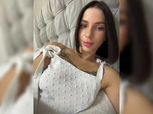 BabyDarii's BongaCams show and profile
