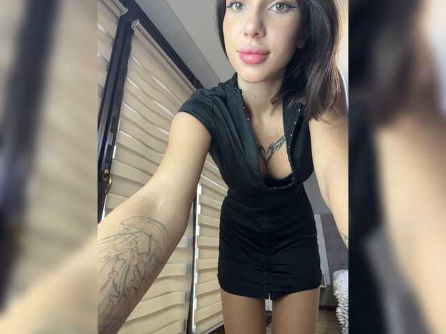 BabyDarii live cam on BongaCams
