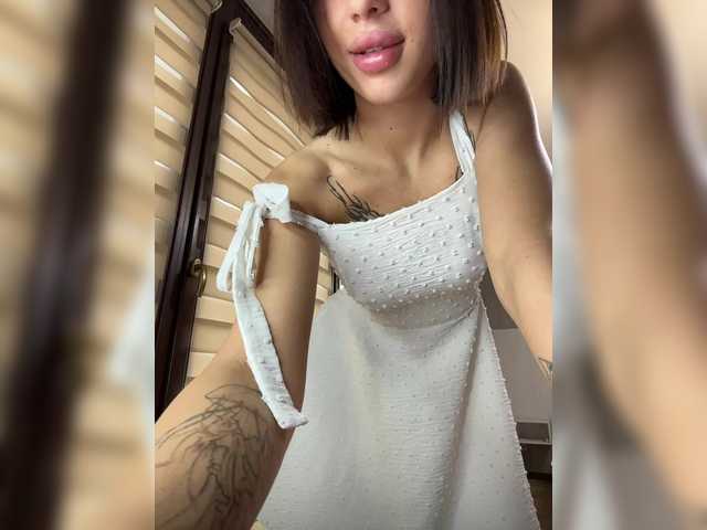 BabyDarii's BongaCams show and profile