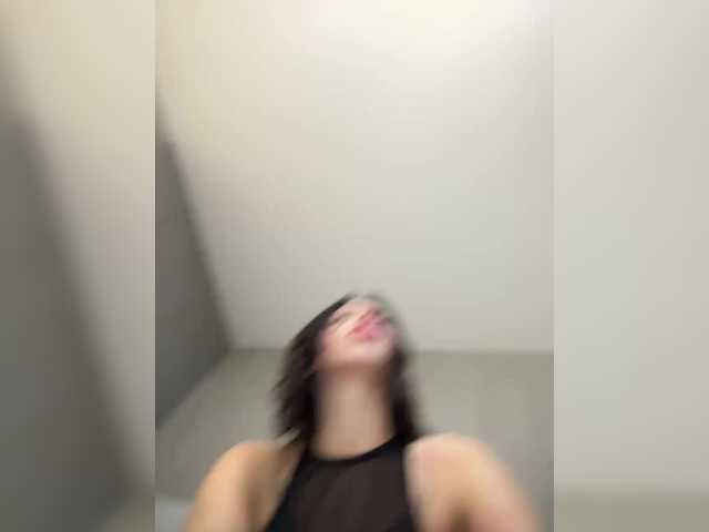 BabyDarii live cam on BongaCams
