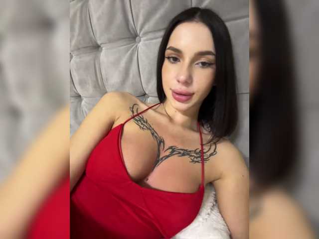 BabyDarii, live now on BongaCams