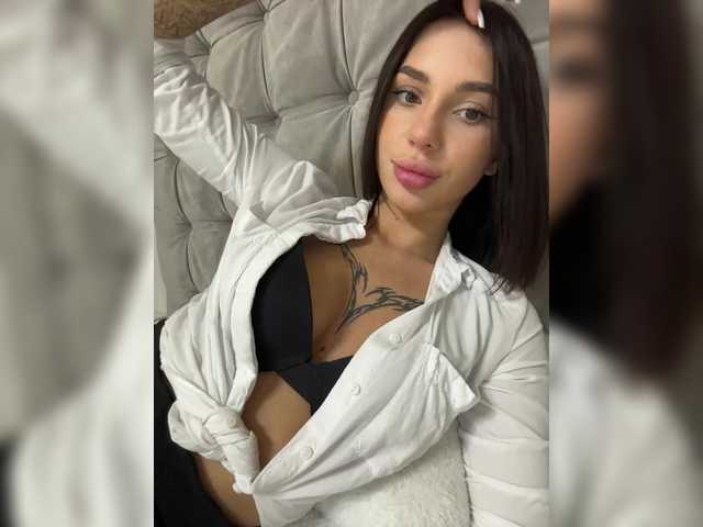 BabyDarii live webcam show
